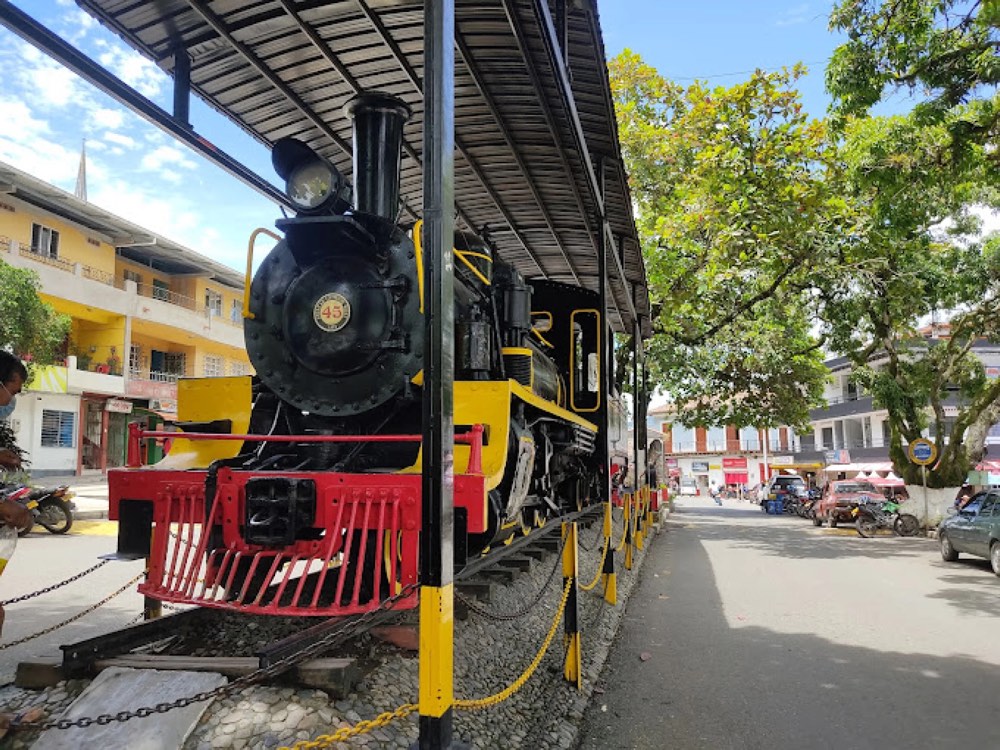 Cisneros: 7 charcos y memoria del ferrocarril